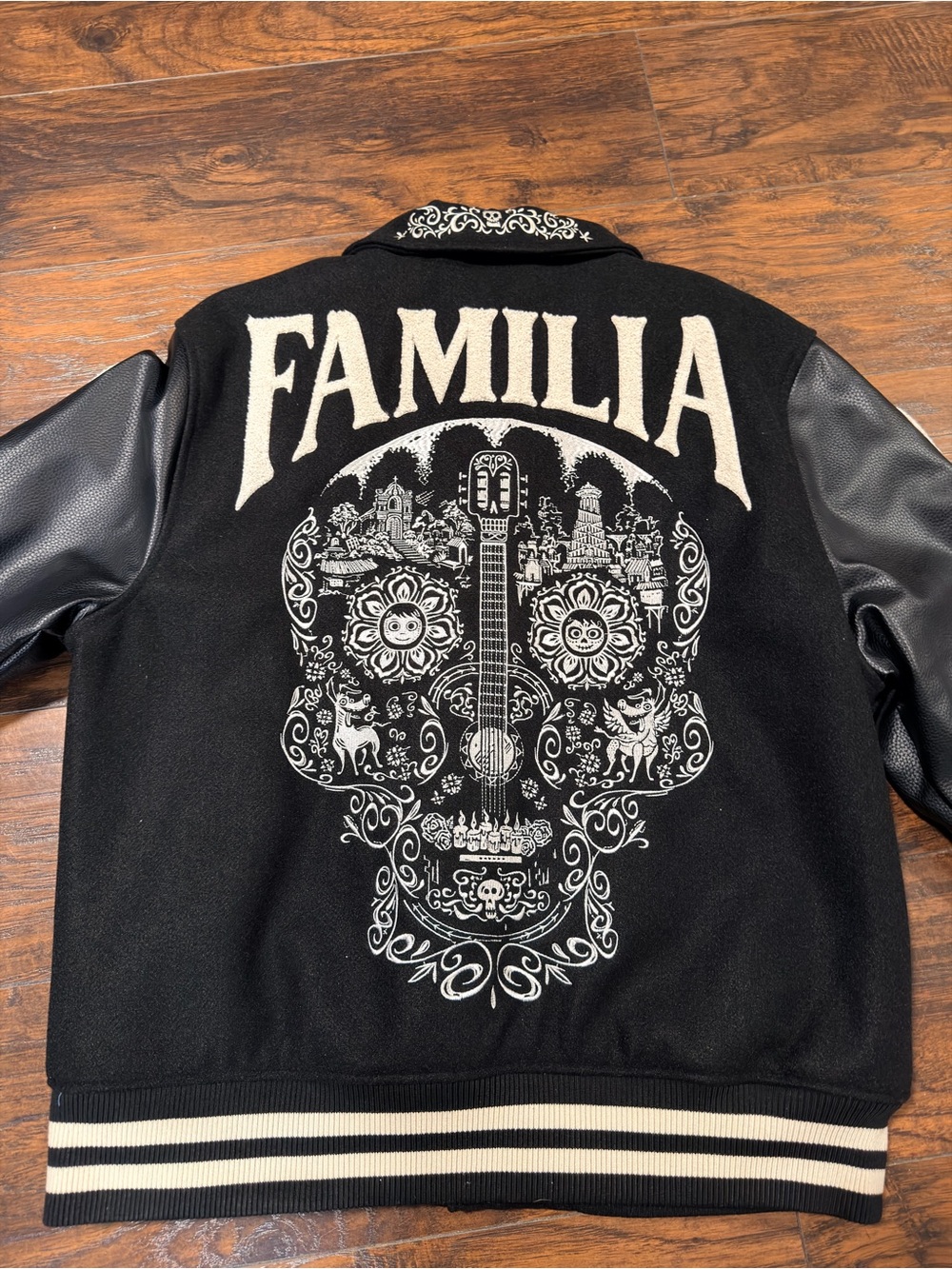 SHOE PALACE DISNEY COCO VARSITY JACKET SZ XL - Picture 5 of 6